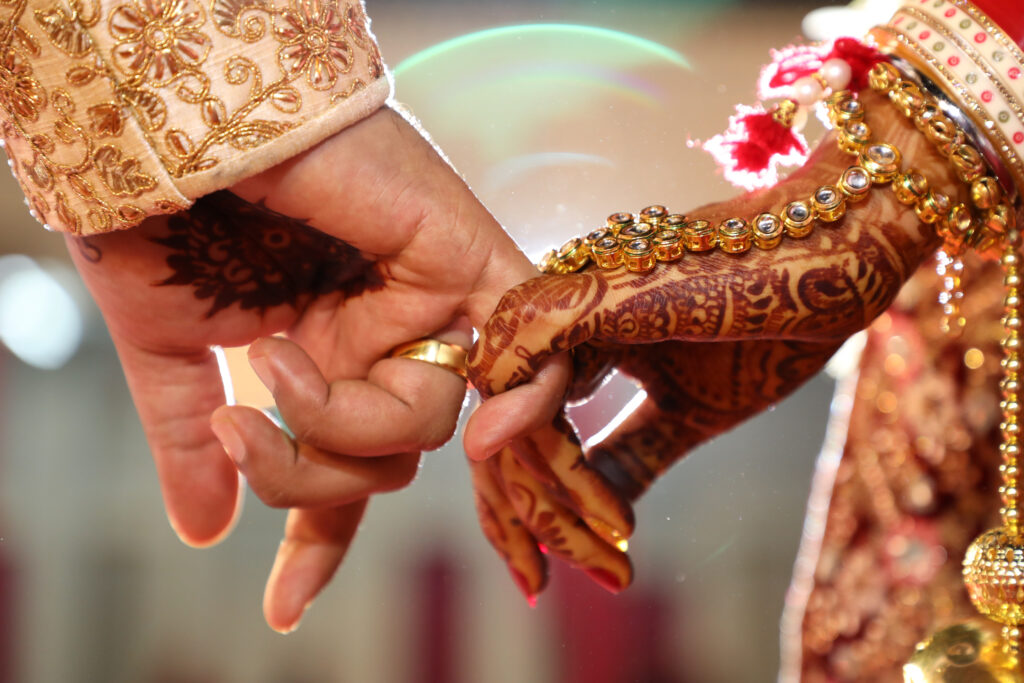 matchmaking service for selective South Asian singles living in the United States, London and The Middle East Dubai, abu dhabi, Hindu and Muslim Matchmaking